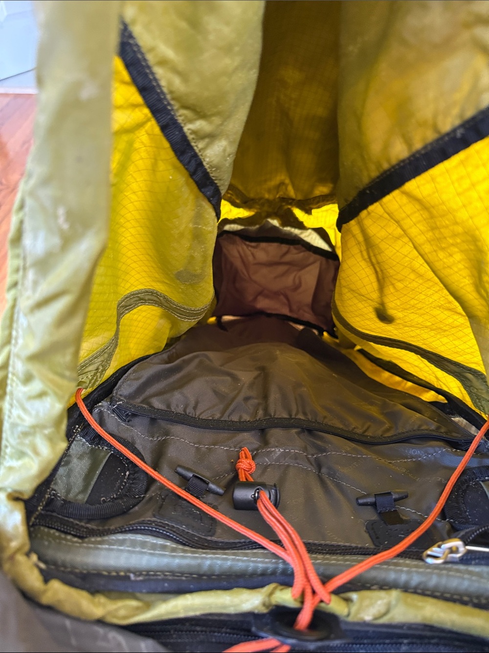REI Green Hiking Backpack - Lightweight Daypack - Picture 8 of 8